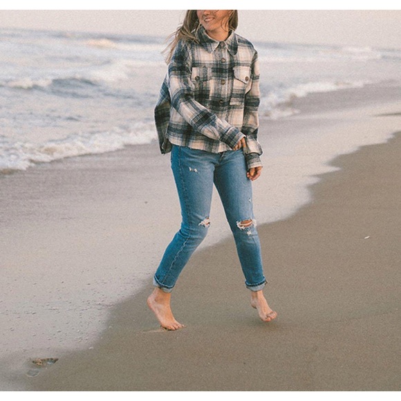 Levi's 501 Destructed High Rise Skinny Jeans - Picture 5 of 9